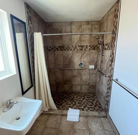 身障者適用シングルルーム, American Inn   Grover Beach   Pismo Beach
