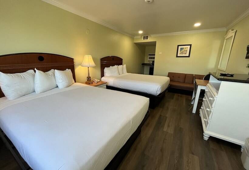 Номер Deluxe, American Inn   Grover Beach   Pismo Beach