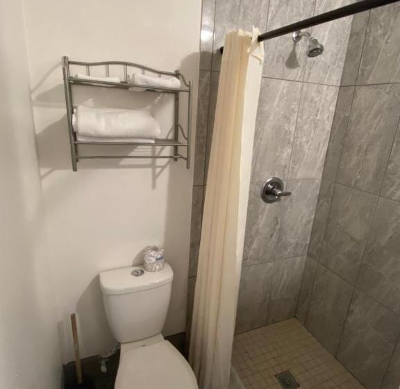 キングサイズベッドのスタンダードルーム, American Inn   Grover Beach   Pismo Beach