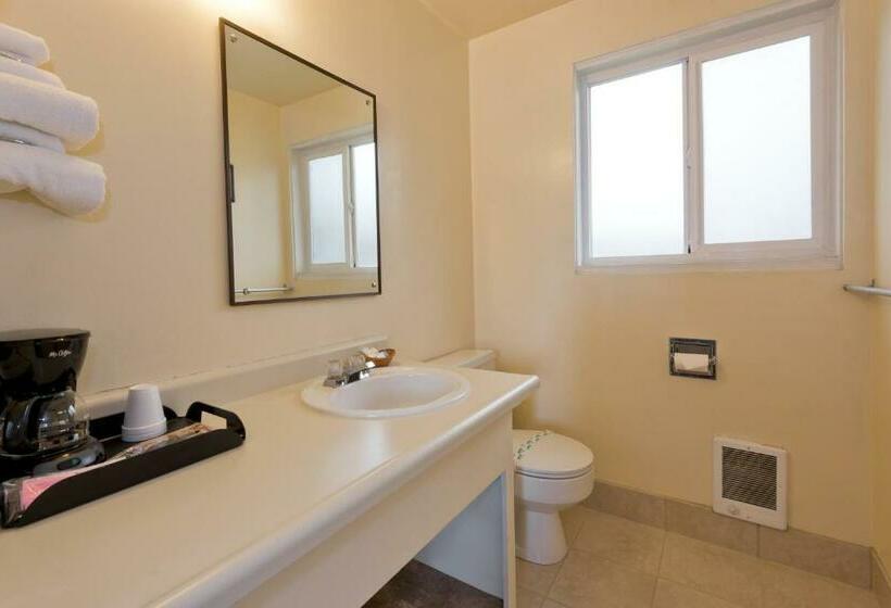 标准间, Riviera Inn