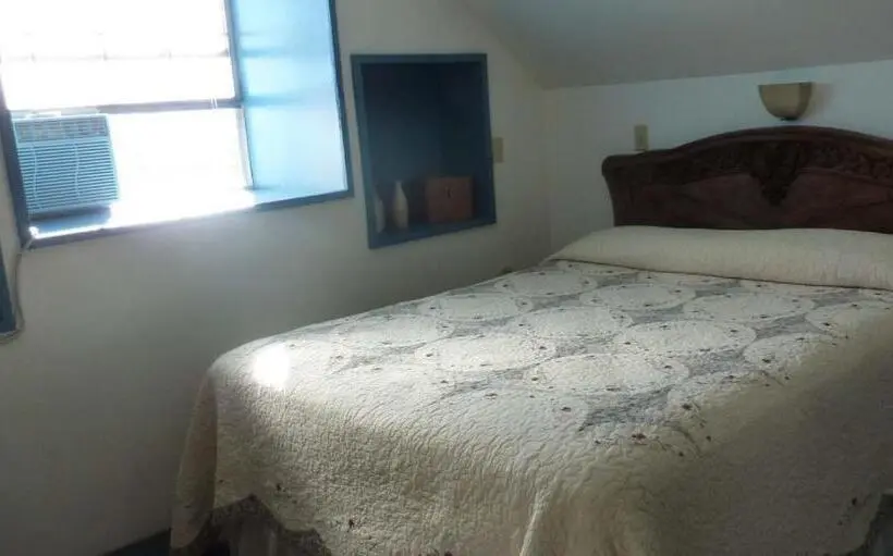 ジュニアスイート, Sugarloaf Mountain Motel