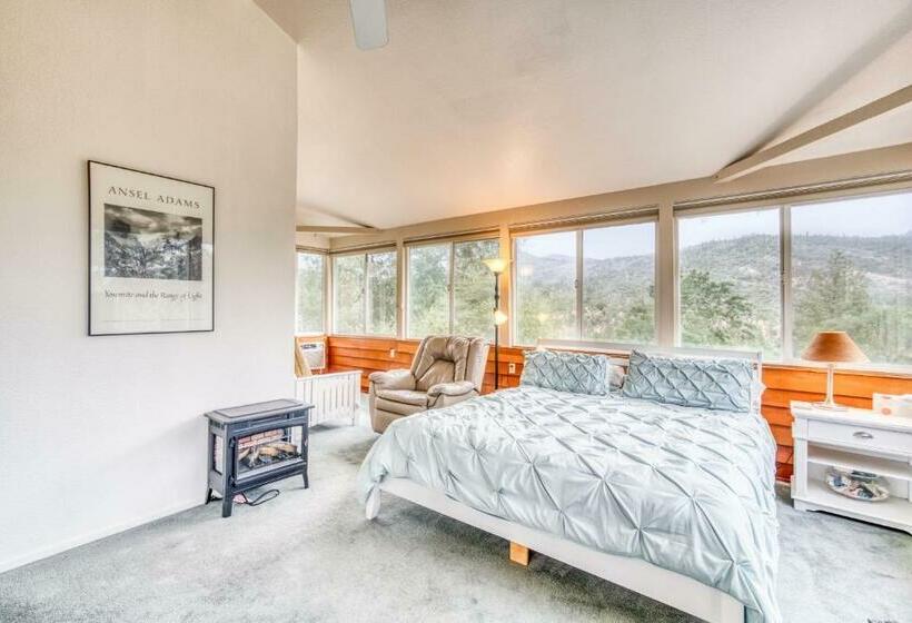 חדר סטנדרט לארבעה, A Bed Of Roses