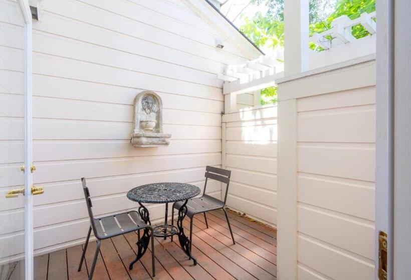 장애인을 위한 스탠다드 룸, The Bergson