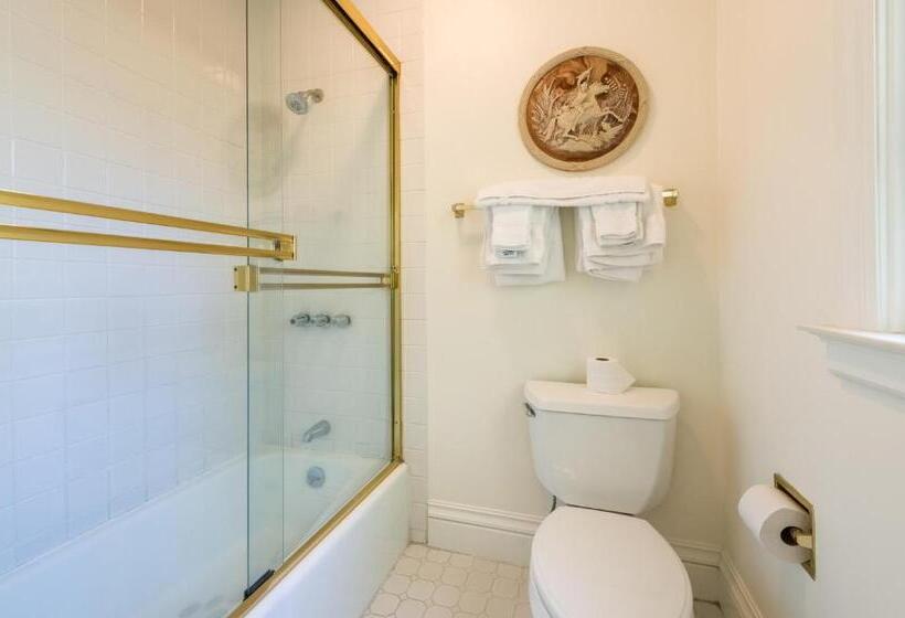 스탠다드 룸, The Bergson