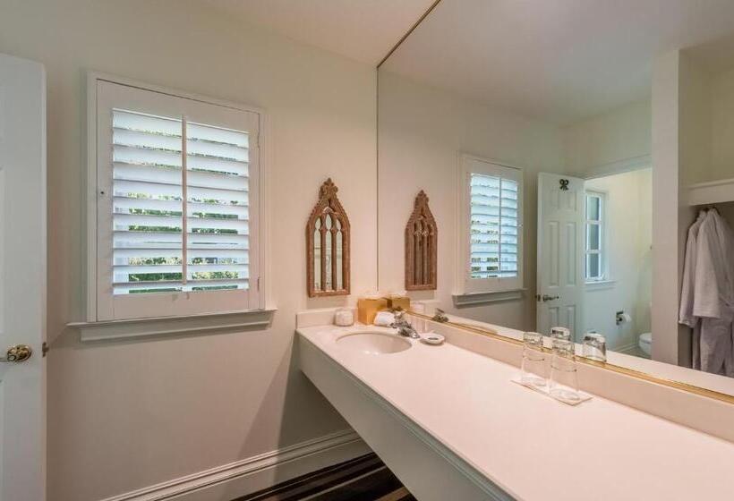 스탠다드 룸, The Bergson