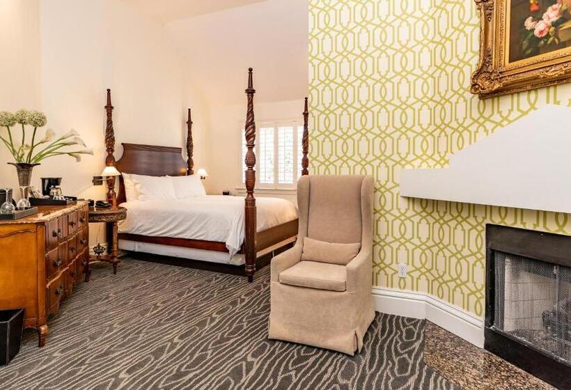 수피리어 룸, The Bergson