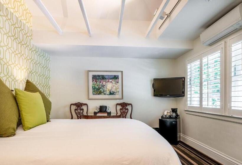 스탠다드 룸, The Bergson