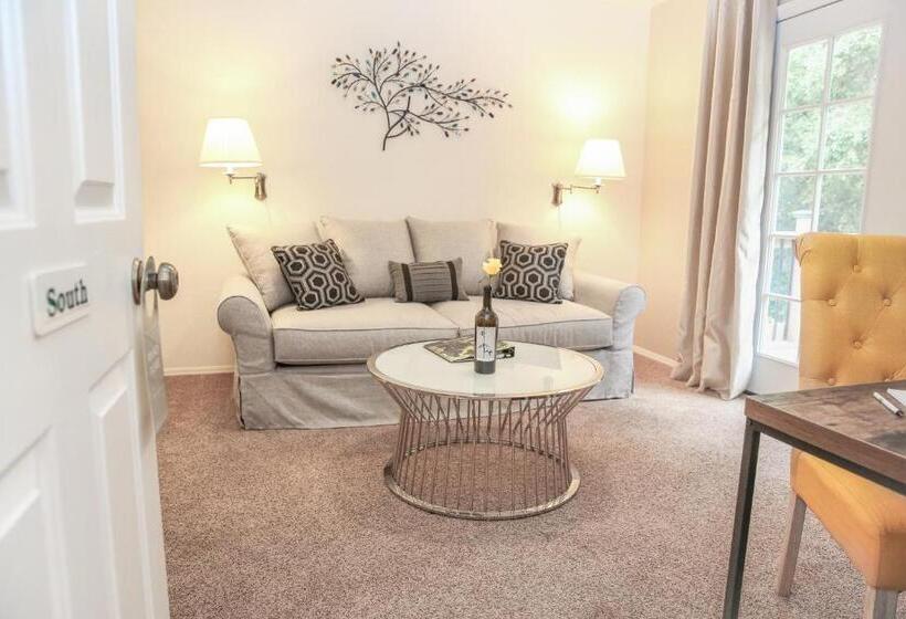 جناح مزوَّد بشرفة, The Eden House Vineyard