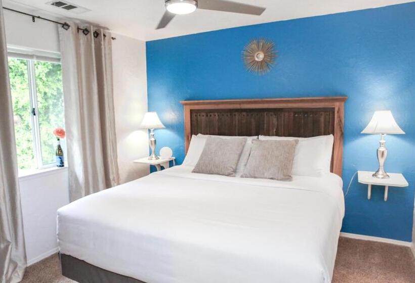 جناح مزوَّد بشرفة, The Eden House Vineyard