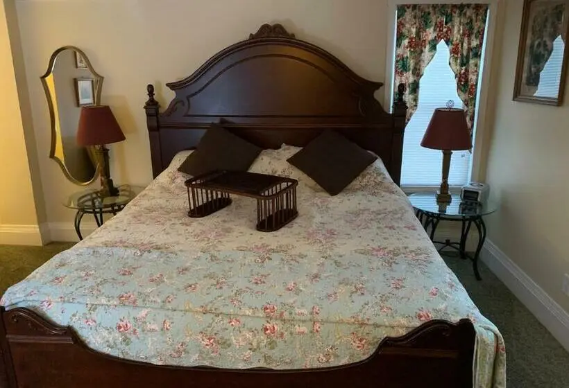 キングサイズベッドのスタンダードルーム, Emerald Necklace Inn Bed And Breakfast