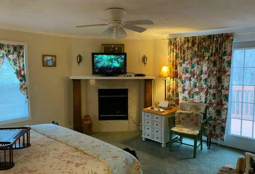 キングサイズベッドのスタンダードルーム, Emerald Necklace Inn Bed And Breakfast