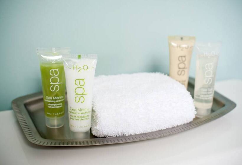 منزل غرفة نوم واحدة, Union Bluff Hotel & Meeting House