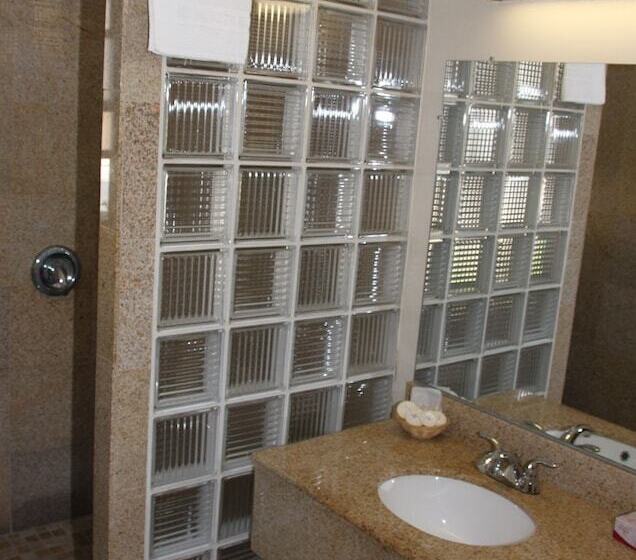 غرفه قياسيه سريرين مزدوجين, Villa Inn