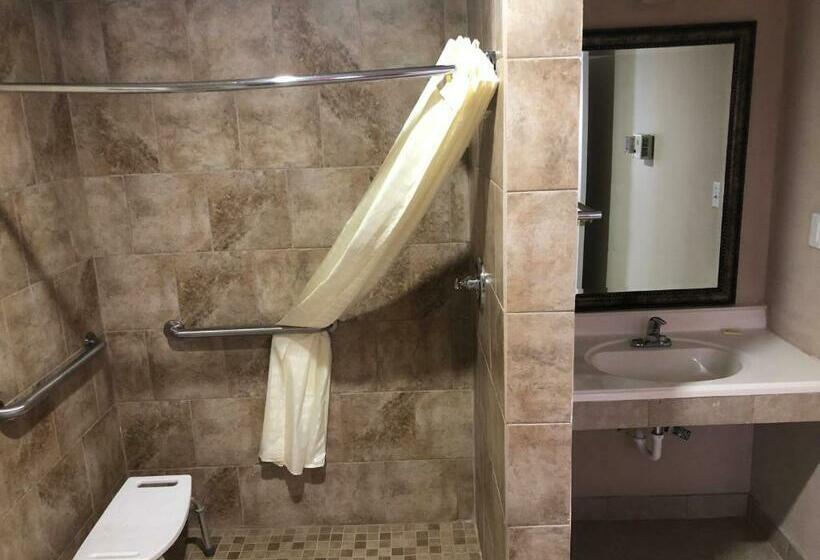 غرفة قياسية سرير كينج, Budget Inn   New Albany