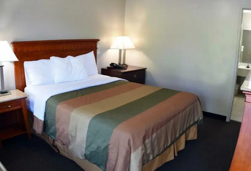 キングサイズベッドのスタンダードルーム, Lynchburg Country Inn