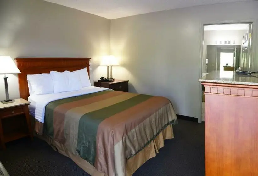 キングサイズベッドのスタンダードルーム, Lynchburg Country Inn
