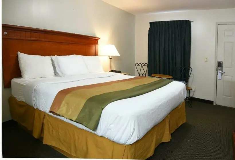 キングサイズベッドのスタンダードルーム, Lynchburg Country Inn