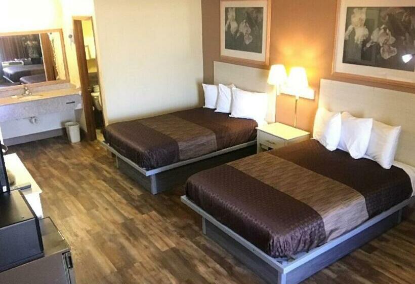 带2个双人床的标准工作室, River Valley Motor Inn