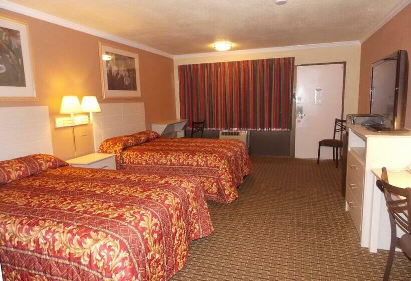 带2个双人床的标准工作室, River Valley Motor Inn