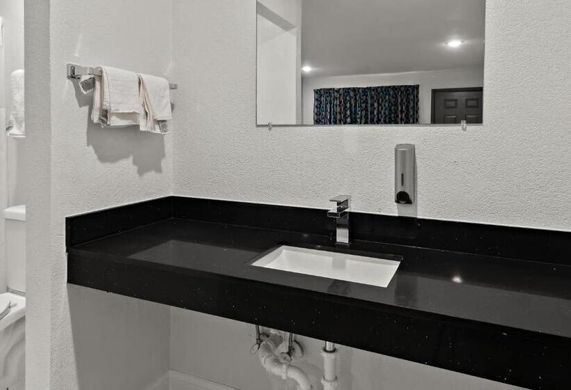 Стандартный Номер Кровать Кинг, Rodeway Inn