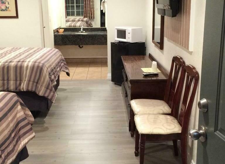 Номер Стандарт 2 Двуспальные Кровати, Royal Inn