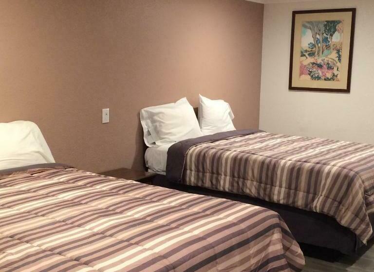스탠다드 룸 더블 침대 2개, Royal Inn