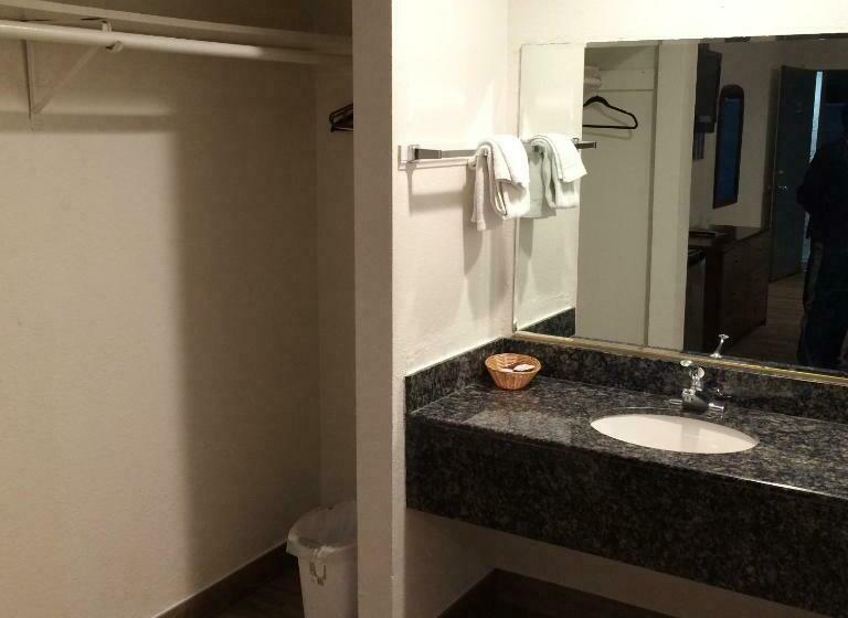 Номер Стандарт 2 Двуспальные Кровати, Royal Inn