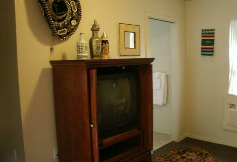 חדר סטנדרט עם מיטת קינג, Virginia City Inn