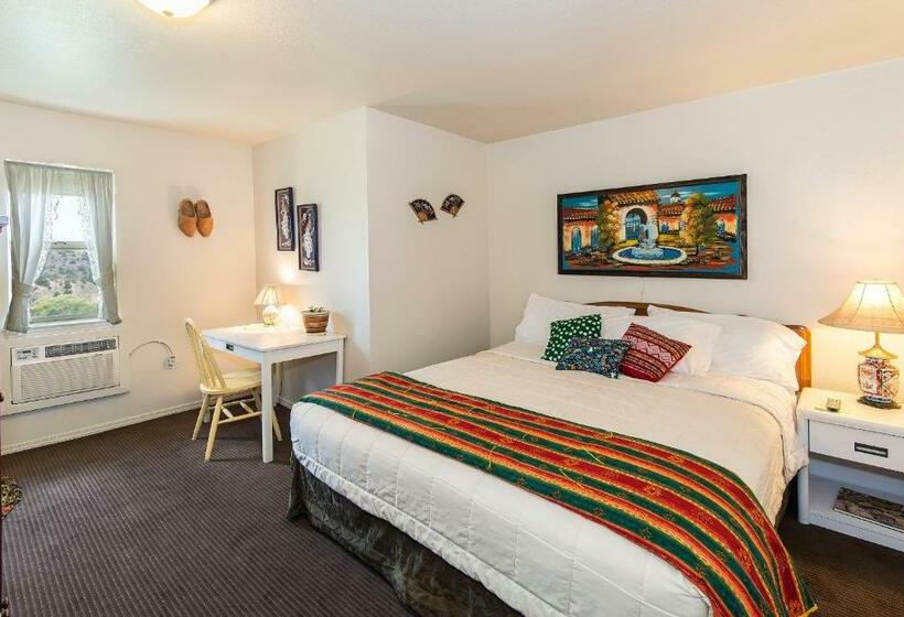 חדר סטנדרט עם מיטת קינג, Virginia City Inn