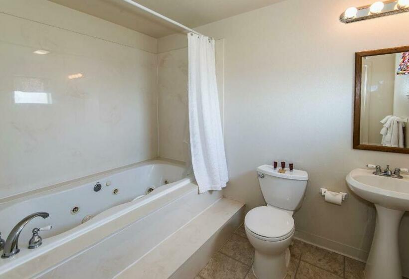 חדר סטנדרט עם מיטת קינג, Virginia City Inn