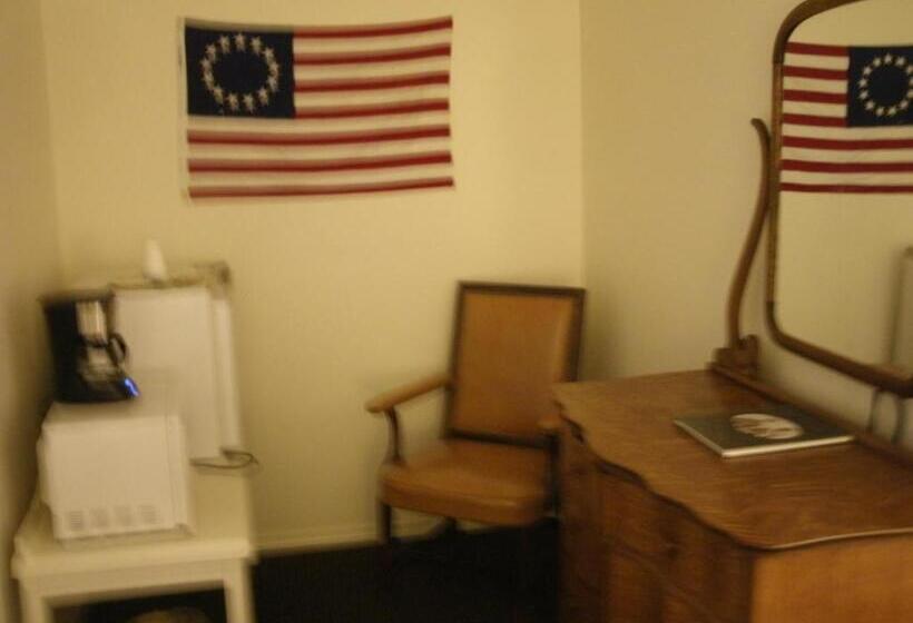 חדר סטנדרט עם מיטת קינג, Virginia City Inn