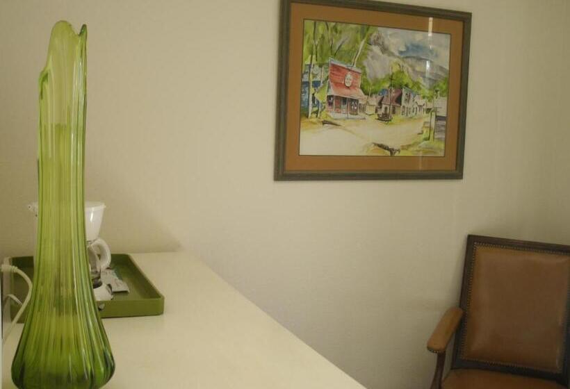 חדר סטנדרט עם מיטת קווין, Virginia City Inn