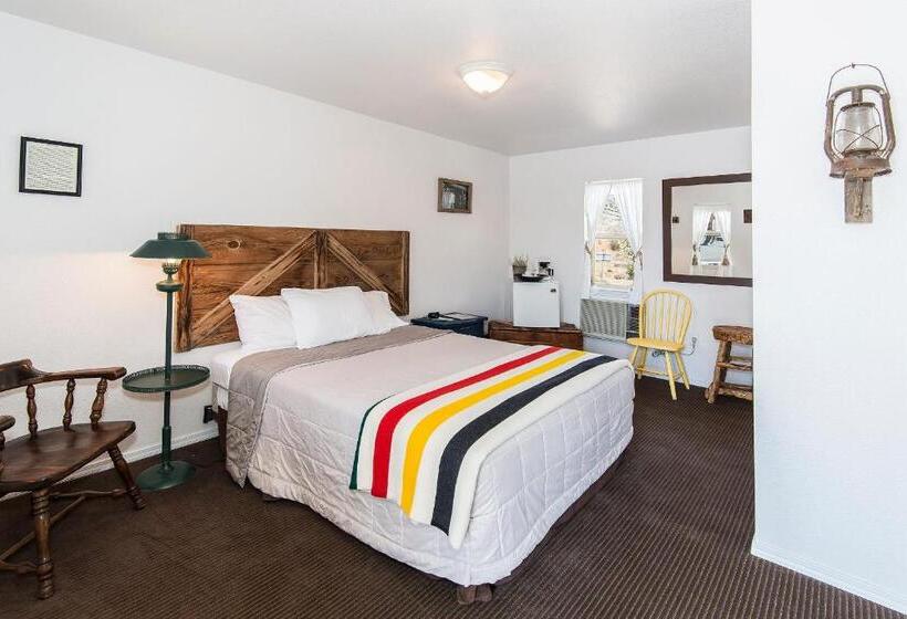 חדר סטנדרט עם מיטת קווין, Virginia City Inn