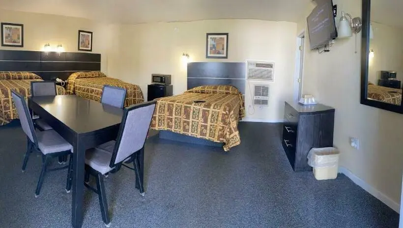 Perhehuone, Penn Amish Motel