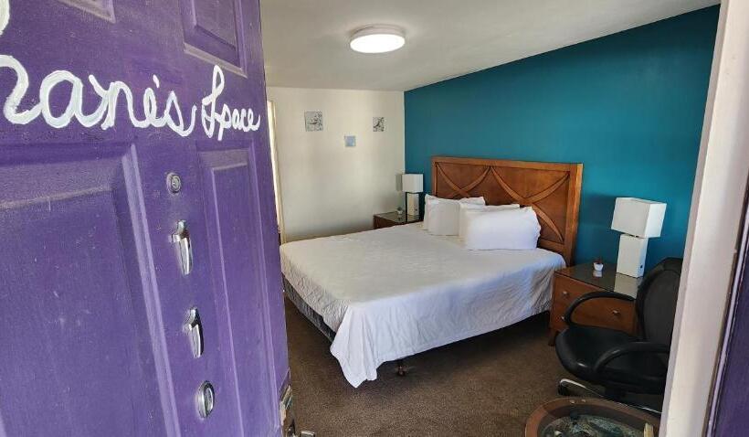 Стандартный Номер Кровать Кинг, Rose S Motel