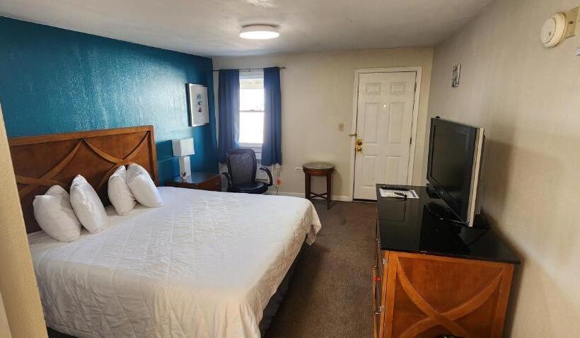 带大床的标准间, Rose S Motel
