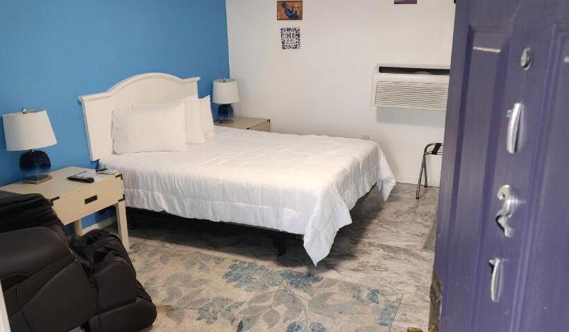 스탠다드 룸 퀸사이즈 침대, Rose S Motel