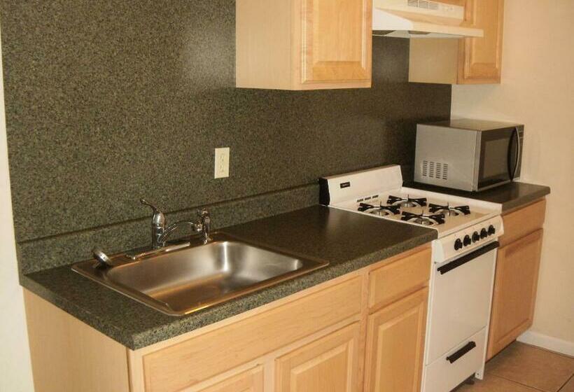 جناح ديلوكس, Sunrise Motel