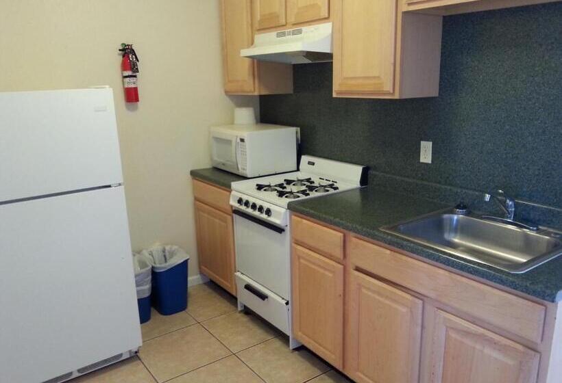 جناح ديلوكس, Sunrise Motel