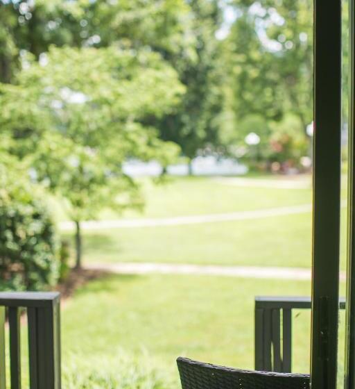 غرفة قياسية سرير كينج, The Ridges Resort On Lake Chatuge