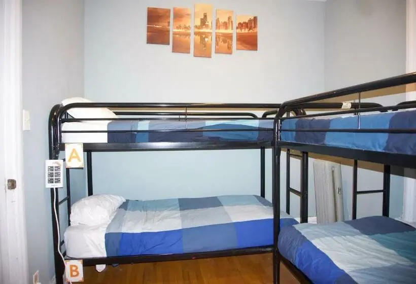 تختخواب در اتاق مشترک, Wrigley Hostel Chicago