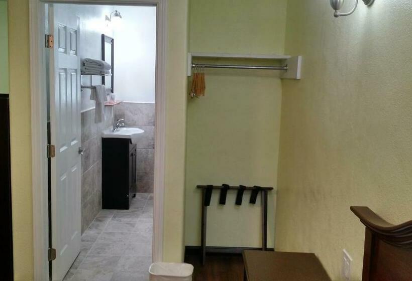 스탠다드 룸 더블 침대 2개, El Rancho Motel