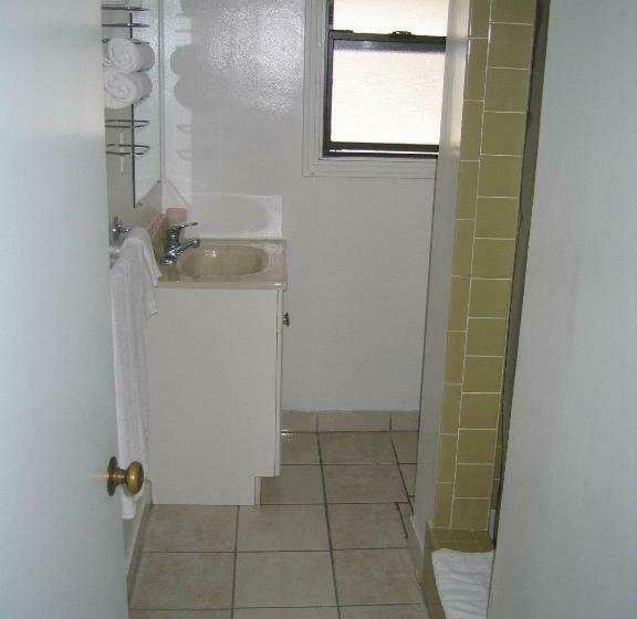 스탠다드 룸 더블 침대 2개, El Rancho Motel