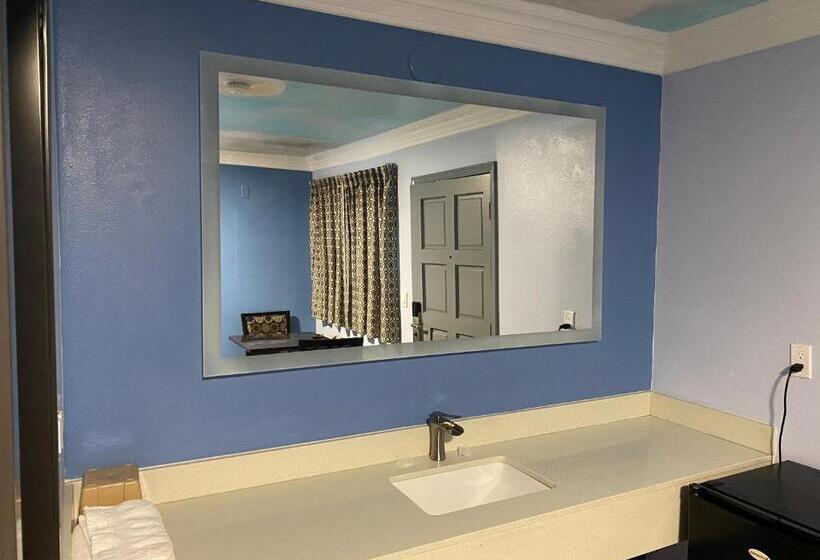 غرفة قياسية, Golden West Manor Motel