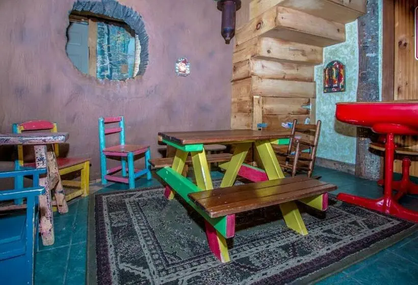 Talo 1 Makuuhuone, Adventure Suites
