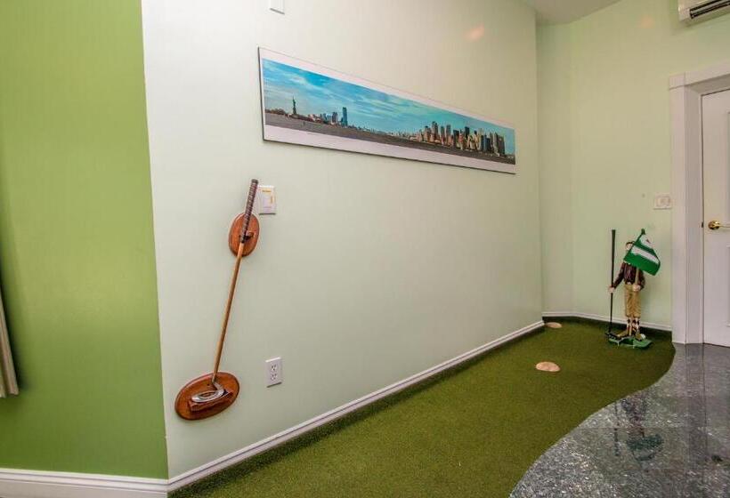 Пентхаус, Adventure Suites