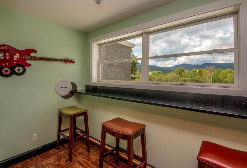 클럽 룸, Adventure Suites