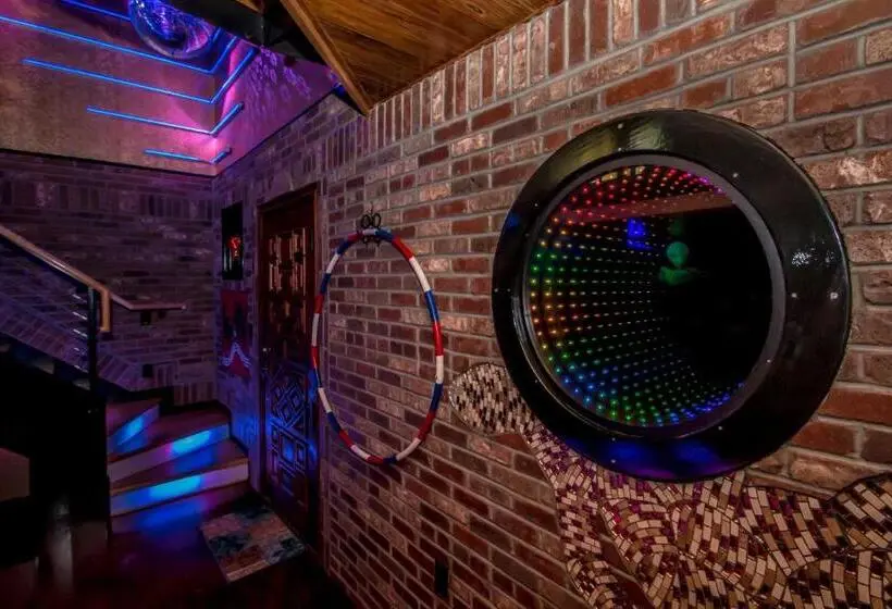 Club-huone, Adventure Suites