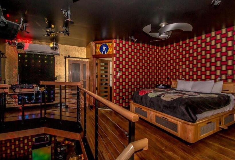 클럽 룸, Adventure Suites