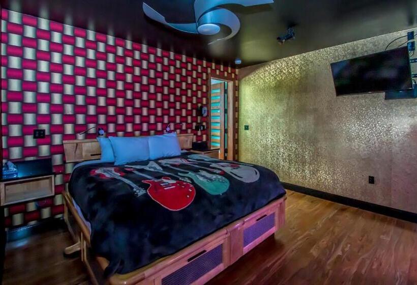 Номер Клуб, Adventure Suites
